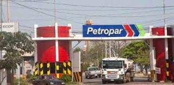 Trabajadores de emblemas privados se manifiestan frente a Petropar